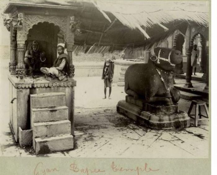Photo by Britisher Samuel Bourne taken in the 1860s with the caption "Gyanvati is not a mosque, but a temple".
